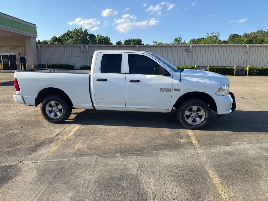 2017 Bright White Clearcoat Ram 1500 Express 4X4 Truck
