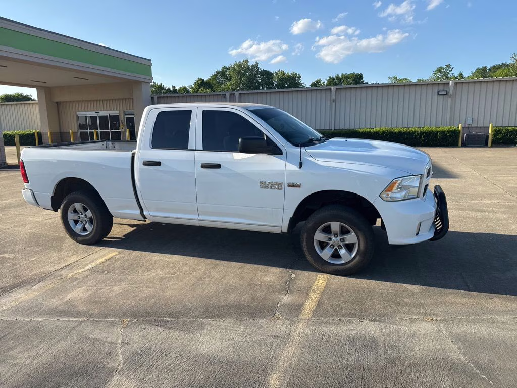 2017 Bright White Clearcoat Ram 1500 Express 4X4 Truck