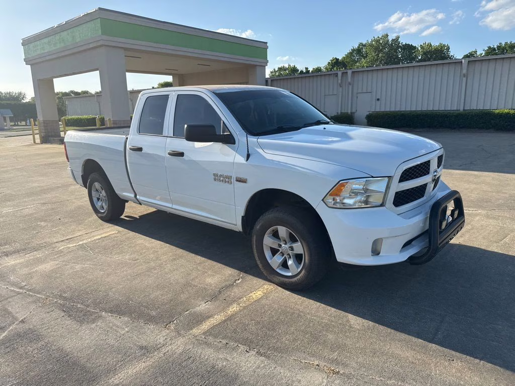 2017 Bright White Clearcoat Ram 1500 Express 4X4 Truck