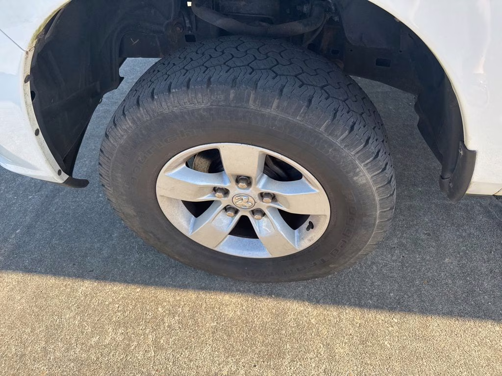 2017 Bright White Clearcoat Ram 1500 Express 4X4 Truck