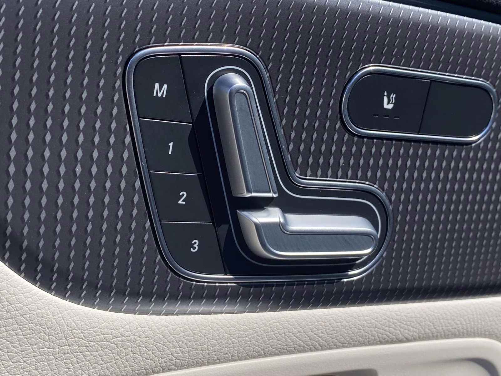 2021 Polar White Mercedes-Benz GLB GLB 250 FWD SUV