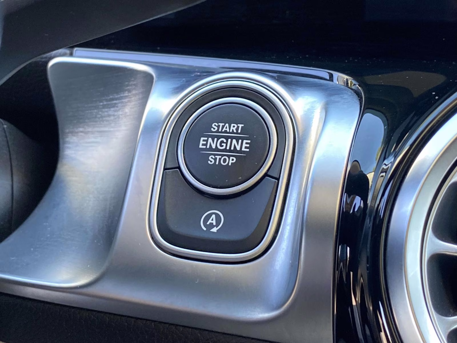 2021 Polar White Mercedes-Benz GLB GLB 250 FWD SUV