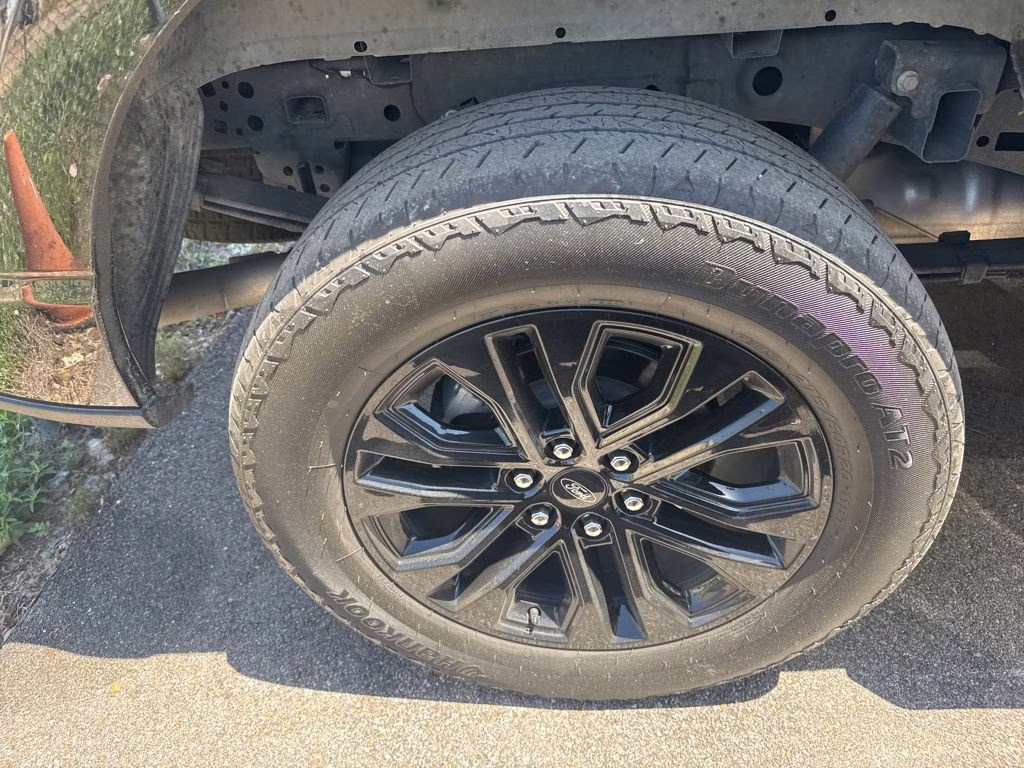 2024 Agate Black Metallic Ford F-150 Lariat 4X4 Truck