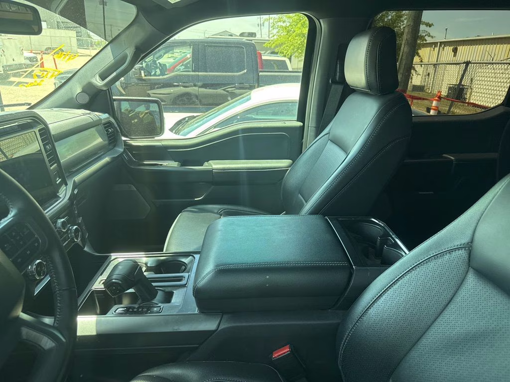 2024 Agate Black Metallic Ford F-150 Lariat 4X4 Truck