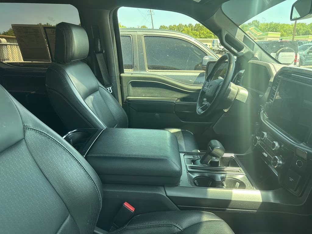 2024 Agate Black Metallic Ford F-150 Lariat 4X4 Truck