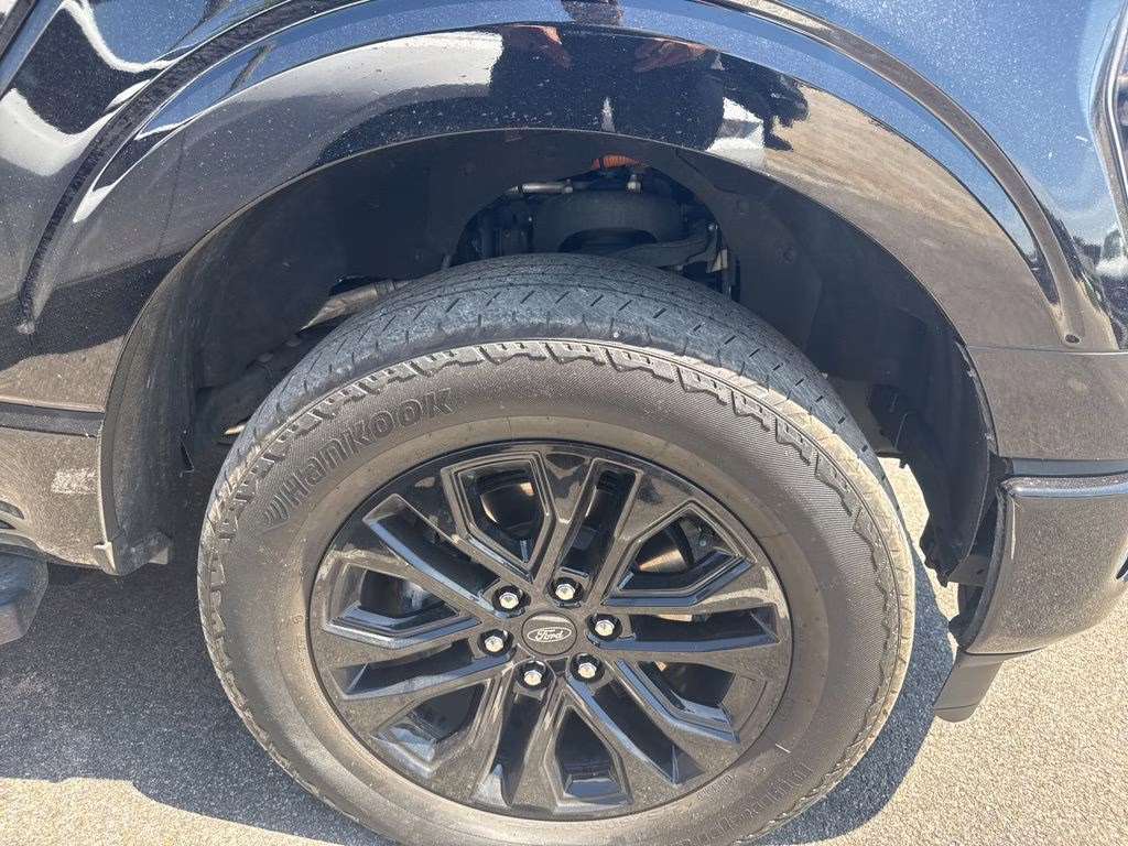 2024 Agate Black Metallic Ford F-150 Lariat 4X4 Truck