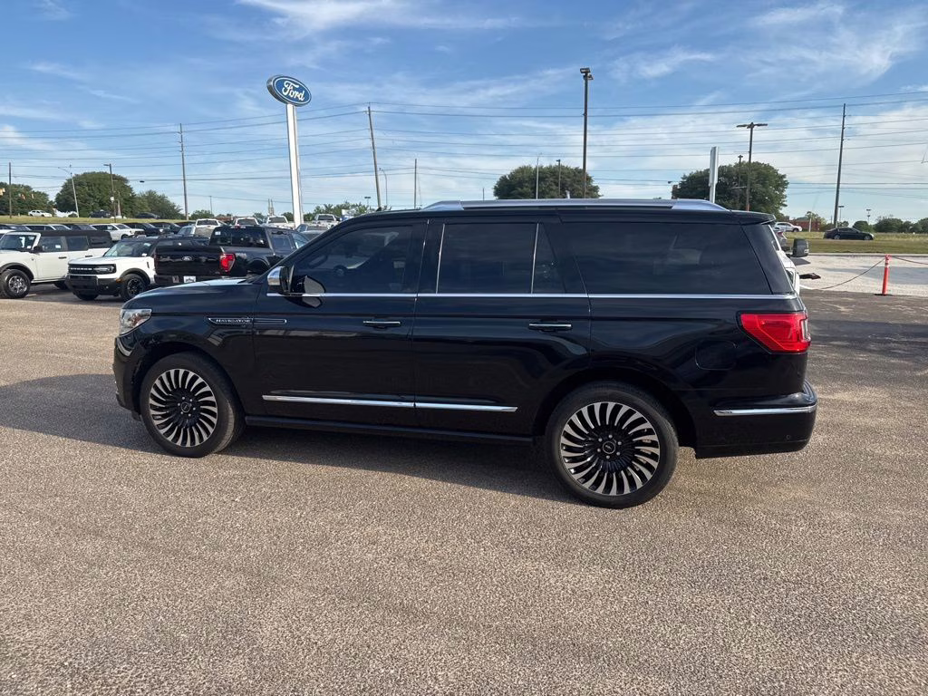 2020 Infinite Black Lincoln Navigator Black Label 4X4 SUV