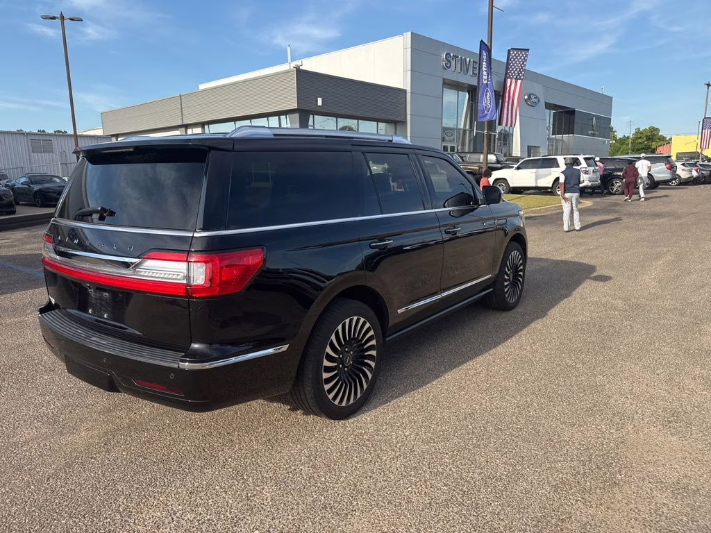 2020 Infinite Black Lincoln Navigator Black Label 4X4 SUV