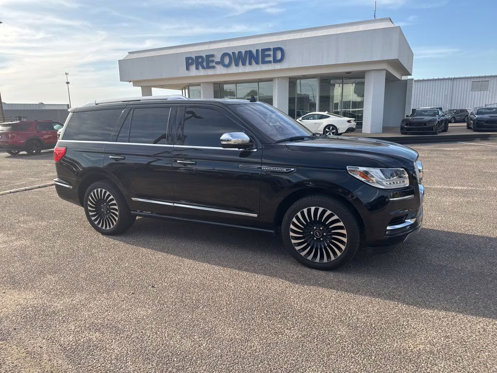 2020 Infinite Black Lincoln Navigator Black Label 4X4 SUV