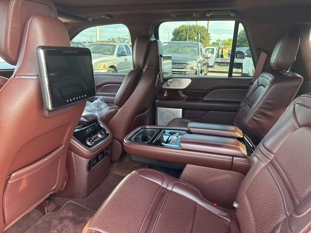 2020 Infinite Black Lincoln Navigator Black Label 4X4 SUV