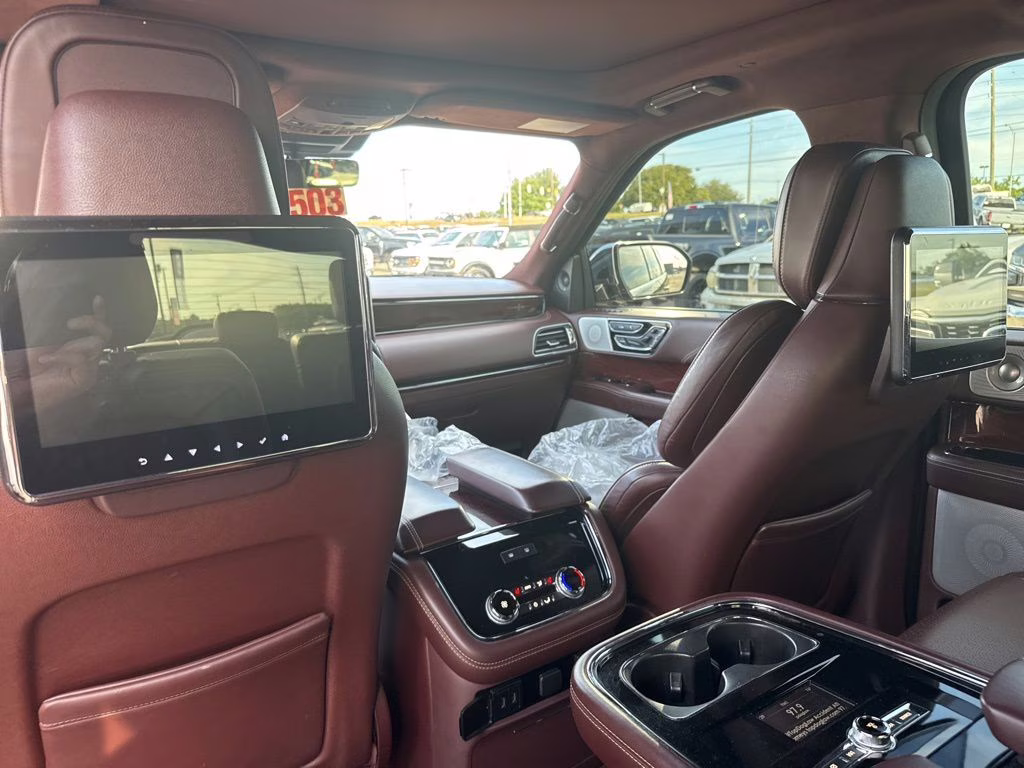 2020 Infinite Black Lincoln Navigator Black Label 4X4 SUV