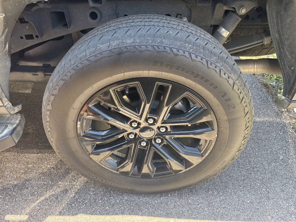 2024 Agate Black Metallic Ford F-150 Lariat 4X4 Truck