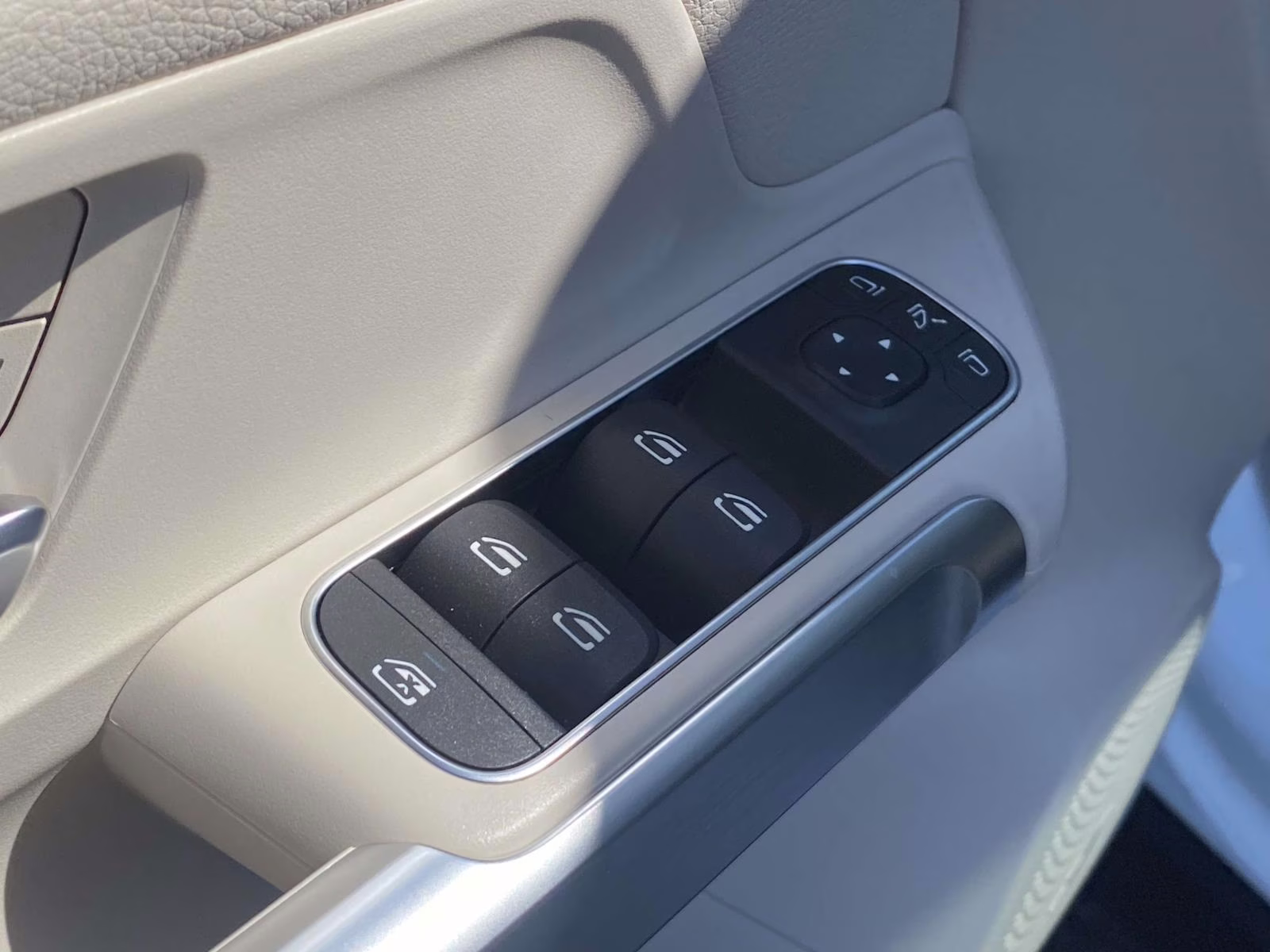 2021 Polar White Mercedes-Benz GLB GLB 250 FWD SUV