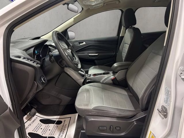 2016 Oxford White Ford Escape SE 4X4 SUV