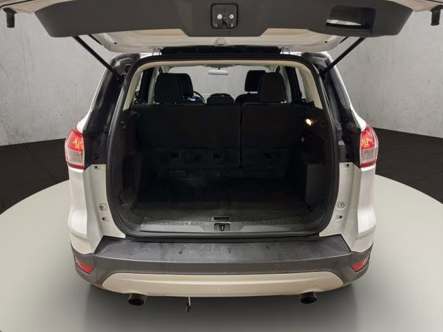 2016 Oxford White Ford Escape SE 4X4 SUV