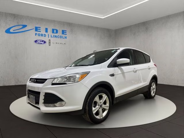 2016 Oxford White Ford Escape SE 4X4 SUV