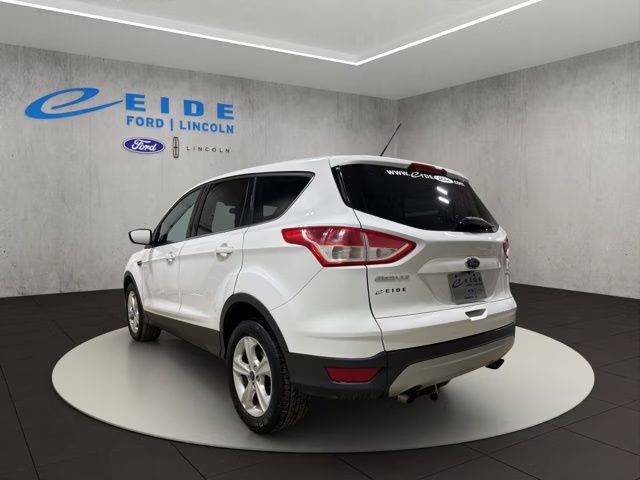 2016 Oxford White Ford Escape SE 4X4 SUV