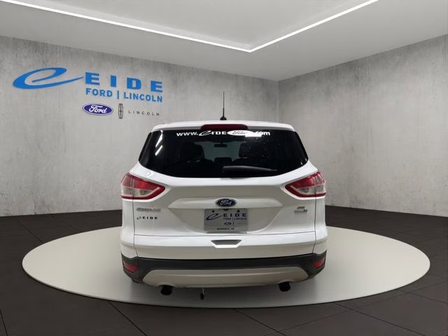 2016 Oxford White Ford Escape SE 4X4 SUV