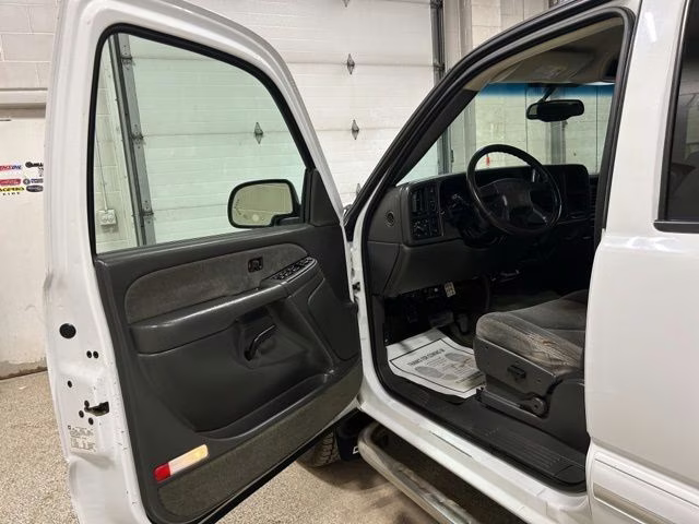 2003 Summit White Chevrolet Silverado 2500HD LS 4X4 Truck