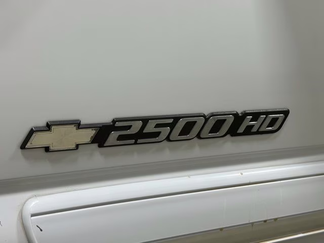 2003 Summit White Chevrolet Silverado 2500HD LS 4X4 Truck