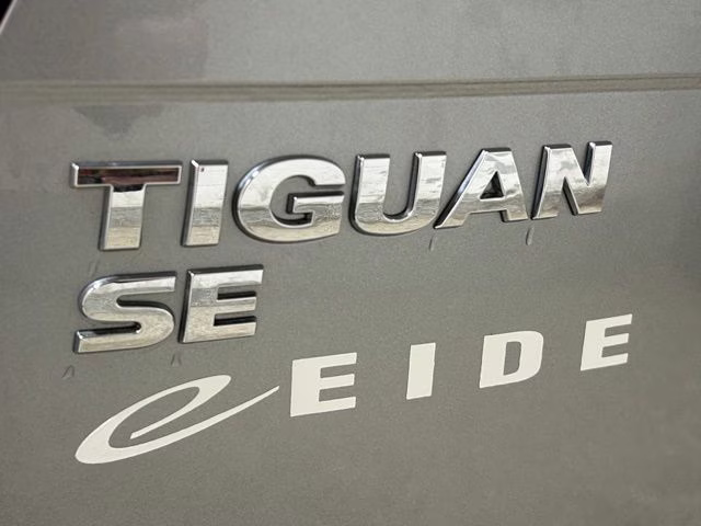 2021 Pyrite Silver Metallic Volkswagen Tiguan 2.0T SE R-Line Black AWD SUV