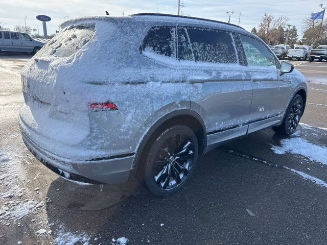 2021 Pyrite Silver Metallic Volkswagen Tiguan 2.0T SE R-Line Black AWD SUV