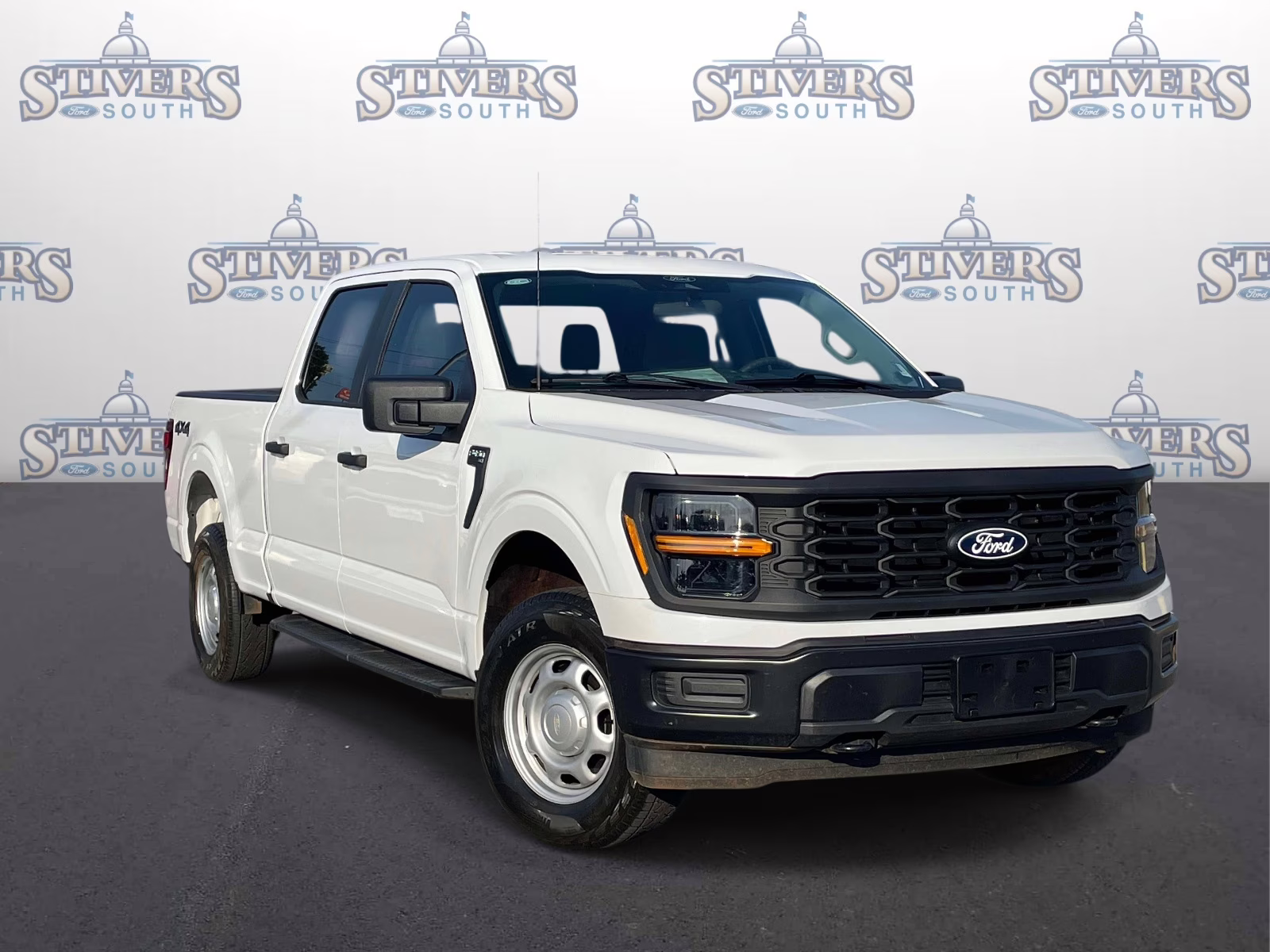 2024 Oxford White Ford F-150 XL 4X4 Truck