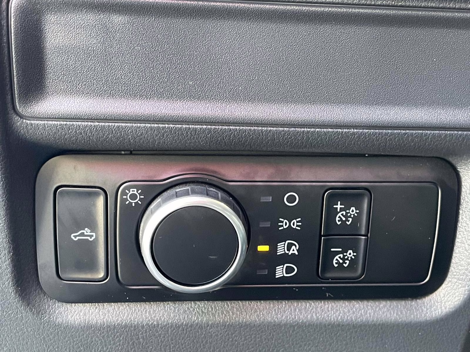 2024 Oxford White Ford F-150 XL 4X4 Truck