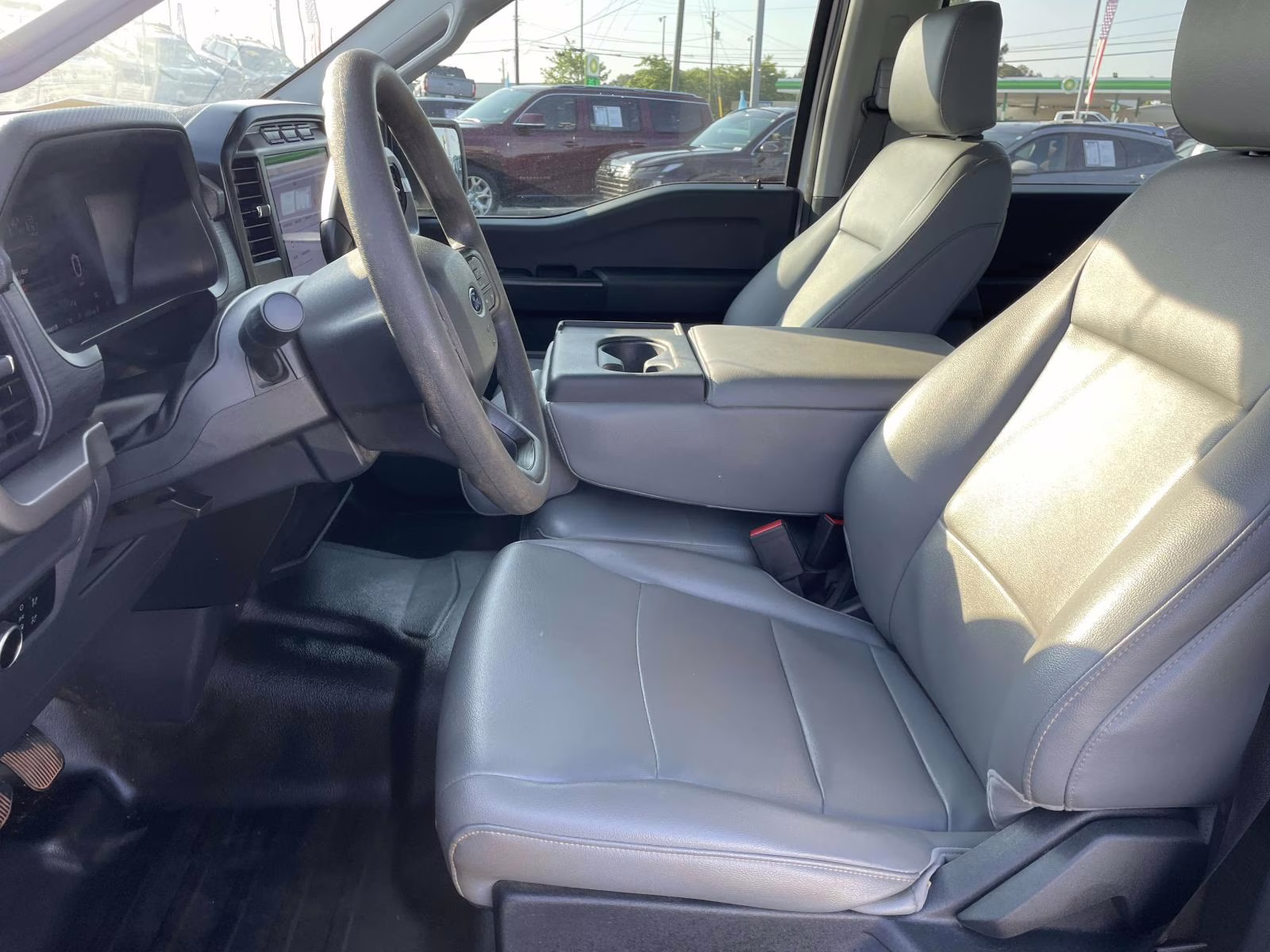 2024 Oxford White Ford F-150 XL 4X4 Truck