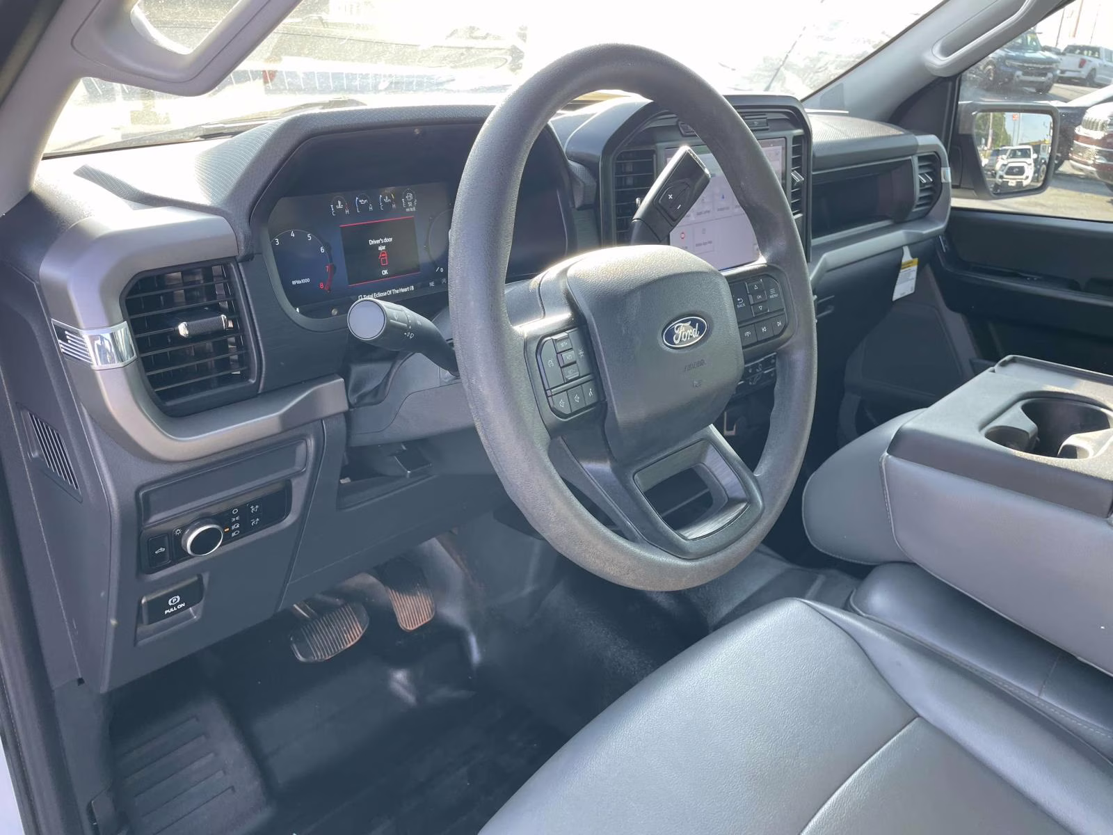 2024 Oxford White Ford F-150 XL 4X4 Truck