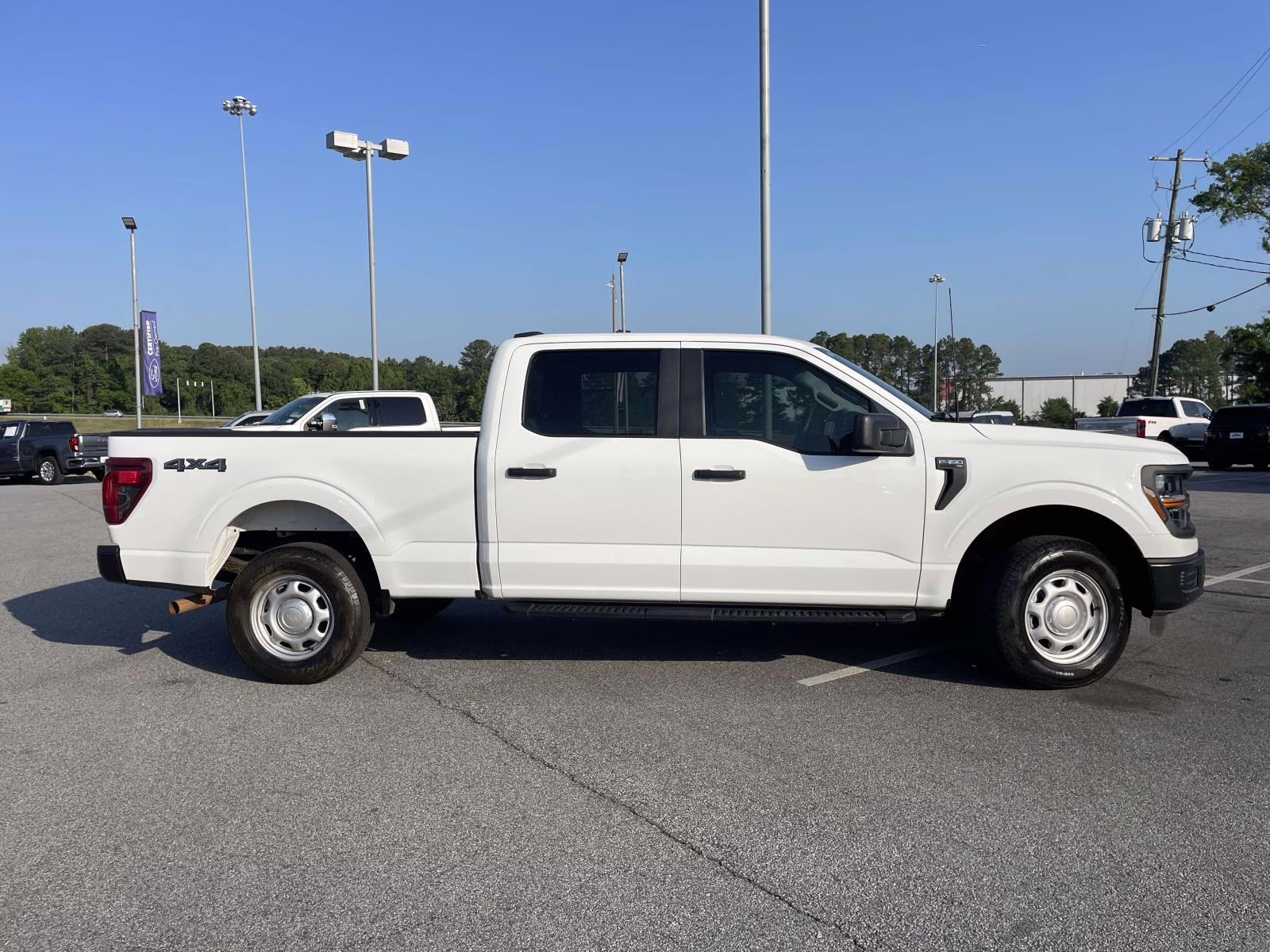 2024 Oxford White Ford F-150 XL 4X4 Truck