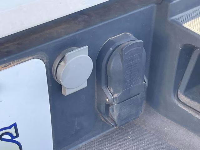 2024 Oxford White Ford F-150 XL 4X4 Truck