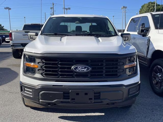 2024 Oxford White Ford F-150 XL 4X4 Truck