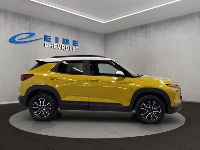 2024 Nitro Yellow Metallic Chevrolet Trailblazer ACTIV AWD SUV