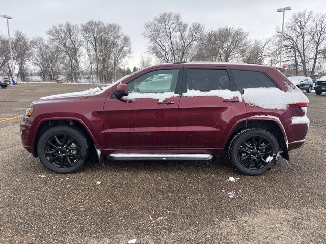 2019 Velvet Red Pearlcoat Jeep Grand Cherokee Altitude 4X4 SUV