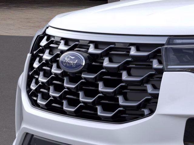2026 Star White Metallic Tri-Coat Ford Explorer Platinum RWD SUV