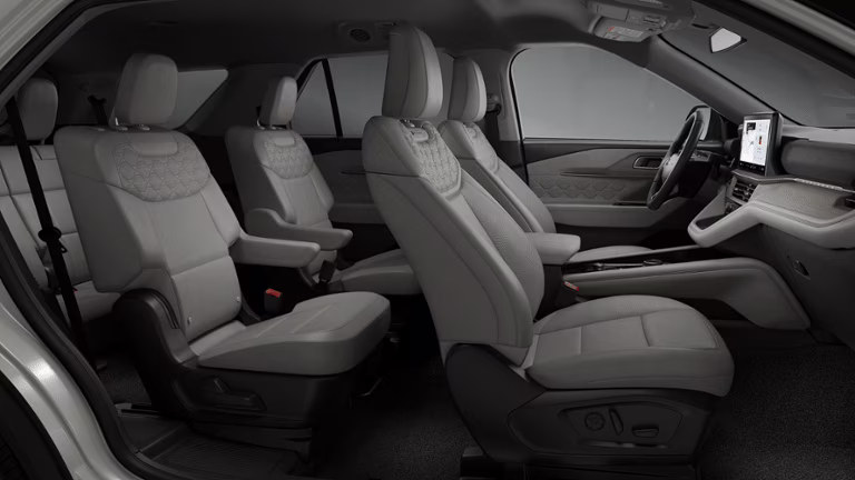 2026 Star White Metallic Tri-Coat Ford Explorer Platinum 4X4 SUV