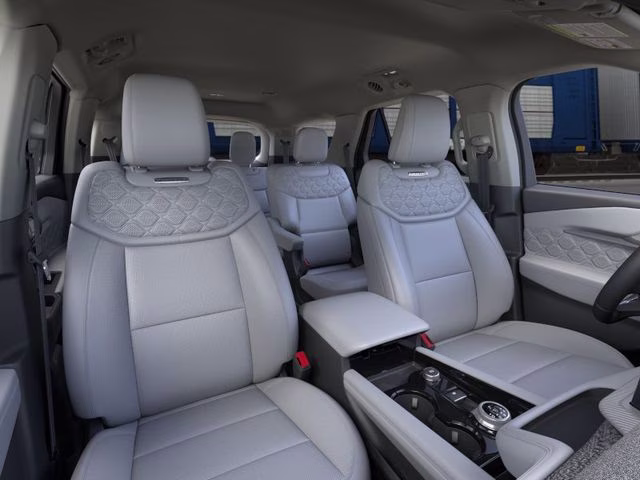 2026 Star White Metallic Tri-Coat Ford Explorer Platinum 4X4 SUV