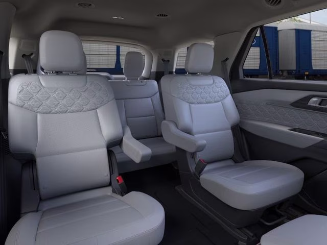 2026 Star White Metallic Tri-Coat Ford Explorer Platinum 4X4 SUV