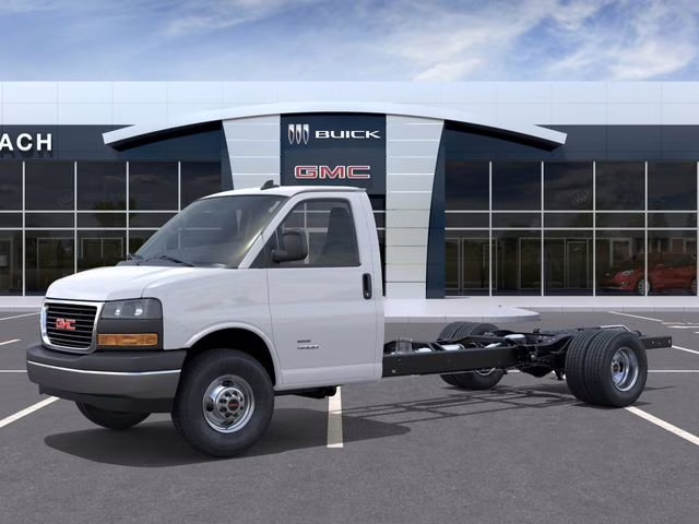 2026 Summit White GMC Savana Cutaway 3500 1WT RWD Long Wheelbase