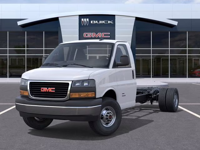 2026 Summit White GMC Savana Cutaway 3500 1WT RWD Long Wheelbase