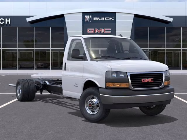 2026 Summit White GMC Savana Cutaway 3500 1WT RWD Long Wheelbase