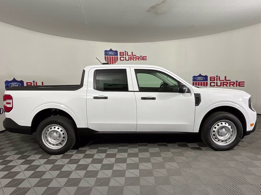 2026 Oxford White Ford Maverick XL FWD Truck