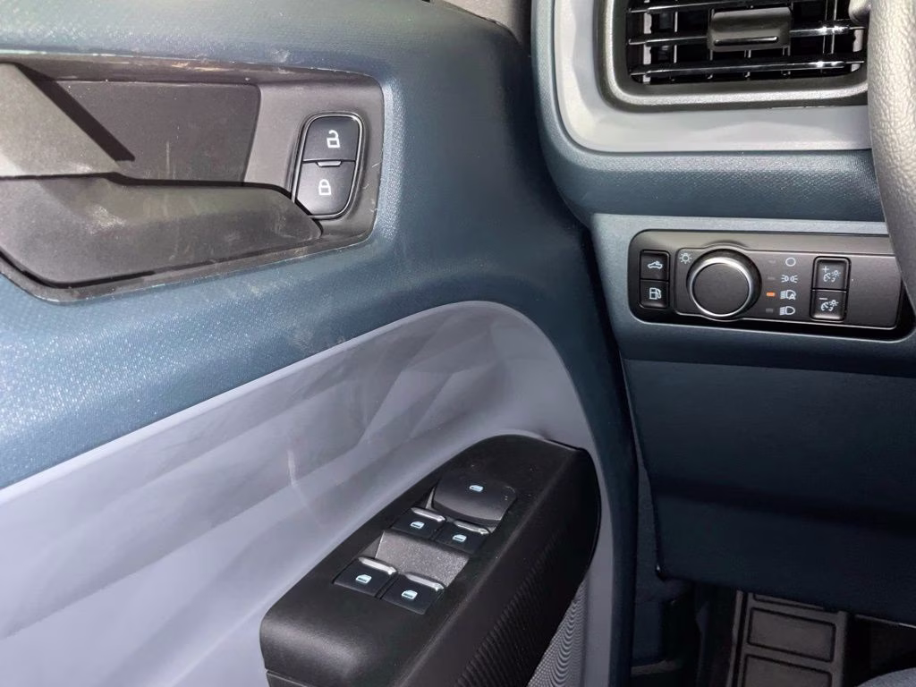 2026 Oxford White Ford Maverick XL FWD Truck