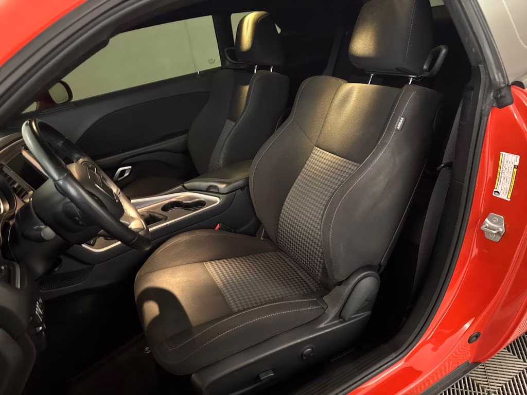 2022 Go Mango! Dodge Challenger R/T RWD Coupe