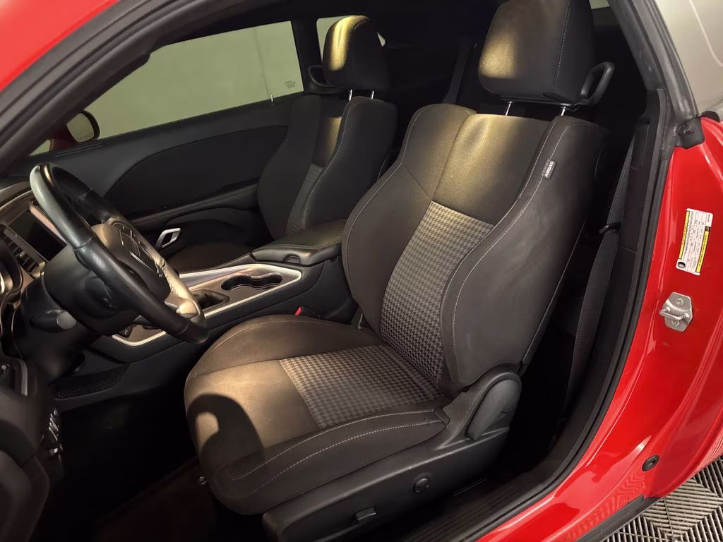 2022 Go Mango! Dodge Challenger R/T RWD Coupe