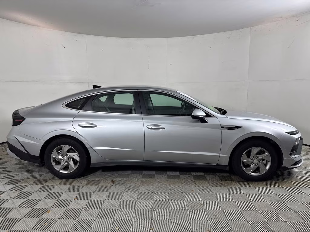 2026 Aero Silver Hyundai Sonata SE FWD Sedan