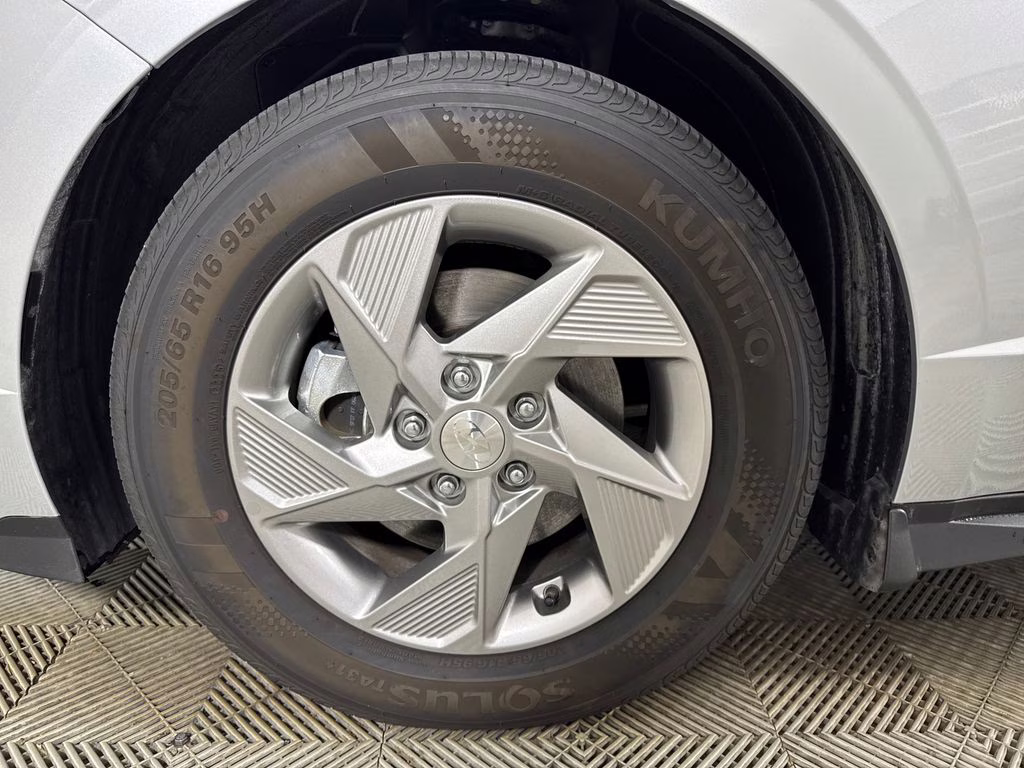 2026 Aero Silver Hyundai Sonata SE FWD Sedan