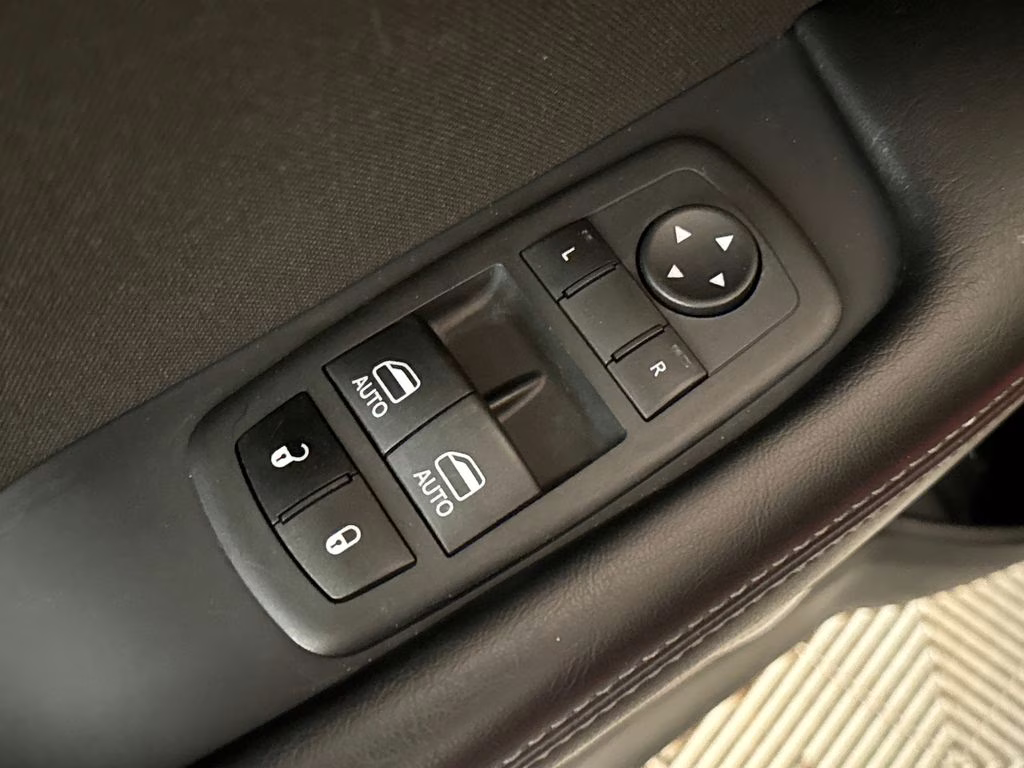 2022 Go Mango! Dodge Challenger R/T RWD Coupe