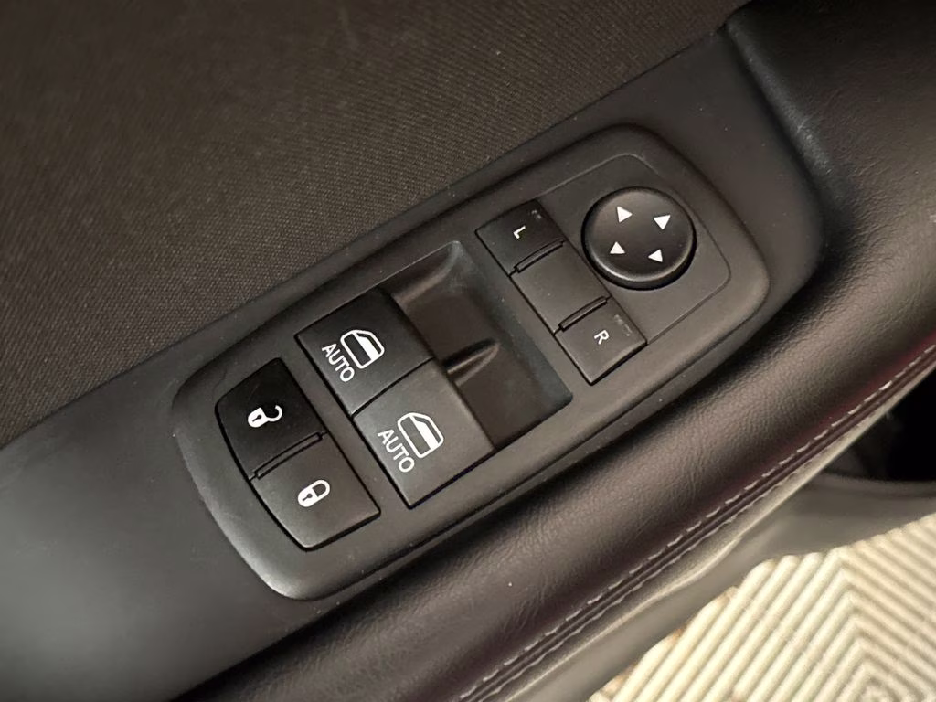 2022 Go Mango! Dodge Challenger R/T RWD Coupe